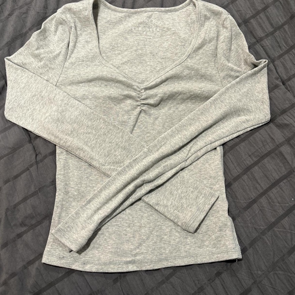 Aeropostale Light Gray Long Sleeve Women's Top